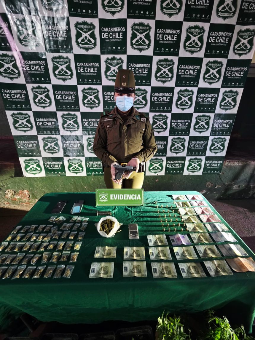 LOS ANDES: [VIDEO] Pareja fue detenida en El Sauce con Porsche robado, marihuana y un arma de fuego