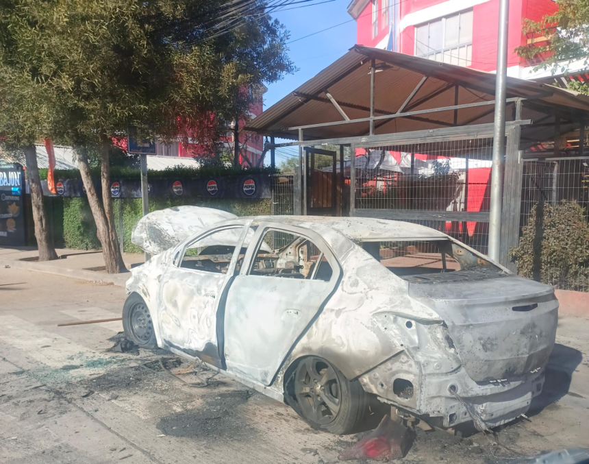 LOS ANDES: Auto quemado en Los Copihues había sido robado en Putaendo