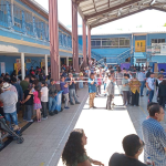 PUTAENDO: Importante movimiento de votantes en Putaendo: Largas filas en el Liceo Manuel Marín Fritis