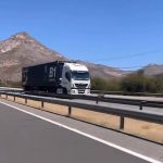 CALLE LARGA: Grave imprudencia: camión circuló contra el tránsito por varios kilómetros en la Autopista Los Libertadores