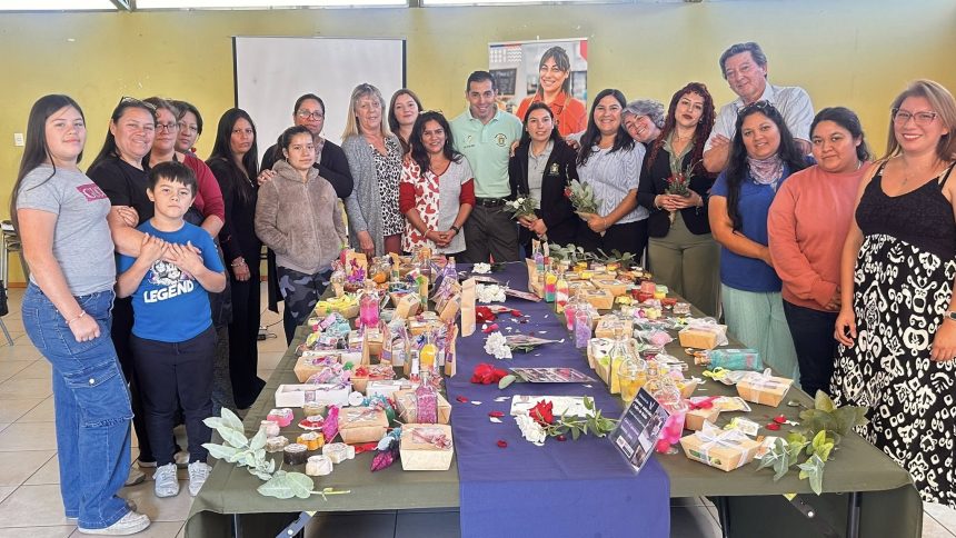 PANQUEHUE: Taller de jabones y cosmética natural entrega nuevas herramientas a mujeres del Programa Jefas de Hogar