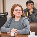 ACONCAGUA: “La bencina sigue subiendo y el bono se ha demorado”: Diputada Bello acusa tardanza en pago de bono de $100 mil a taxis, taxis colectivos y furgones escolares