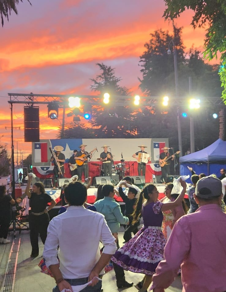 LLAY LLAY: Masiva jornada de cueca marcó celebración de los 151 años de la comuna