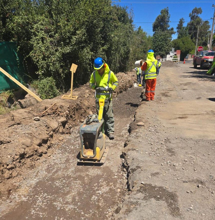 PUTAENDO: Esval ejecuta obra de robustez hídrica que beneficia a más de 3.800 hogares de Putaendo