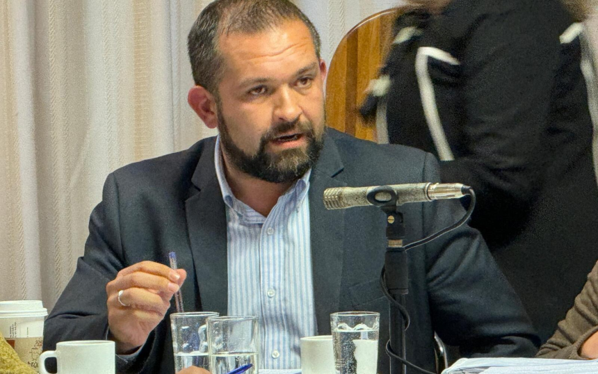 SAN FELIPE: Concejal Basilio Muena destaca millonaria inversión en pasajes para estudiantes y apoyo social en San Felipe