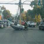 LOS ANDES: Vehículo terminó volcado en avenida Santa Teresa: conductor salió por sus propios medios