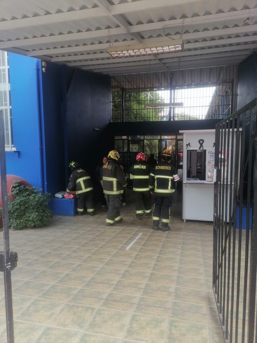 LOS ANDES: [VIDEO] ¿Fugas de gas, químico desconocido o falsa alarma?: el misterio tras episodios que afectan a colegios de Los Andes