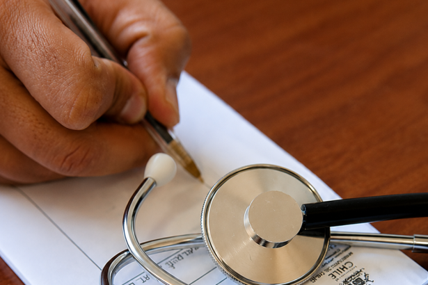 PANQUEHUE: Fiscalía solicitó formalizar a funcionario público con domicilio en Panquehue por presunta falsificación de licencias médicas