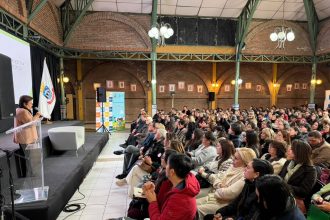 LOS ANDES: Amanda Céspedes encabezó charla magistral sobre parentalidad y salud mental en Los Andes