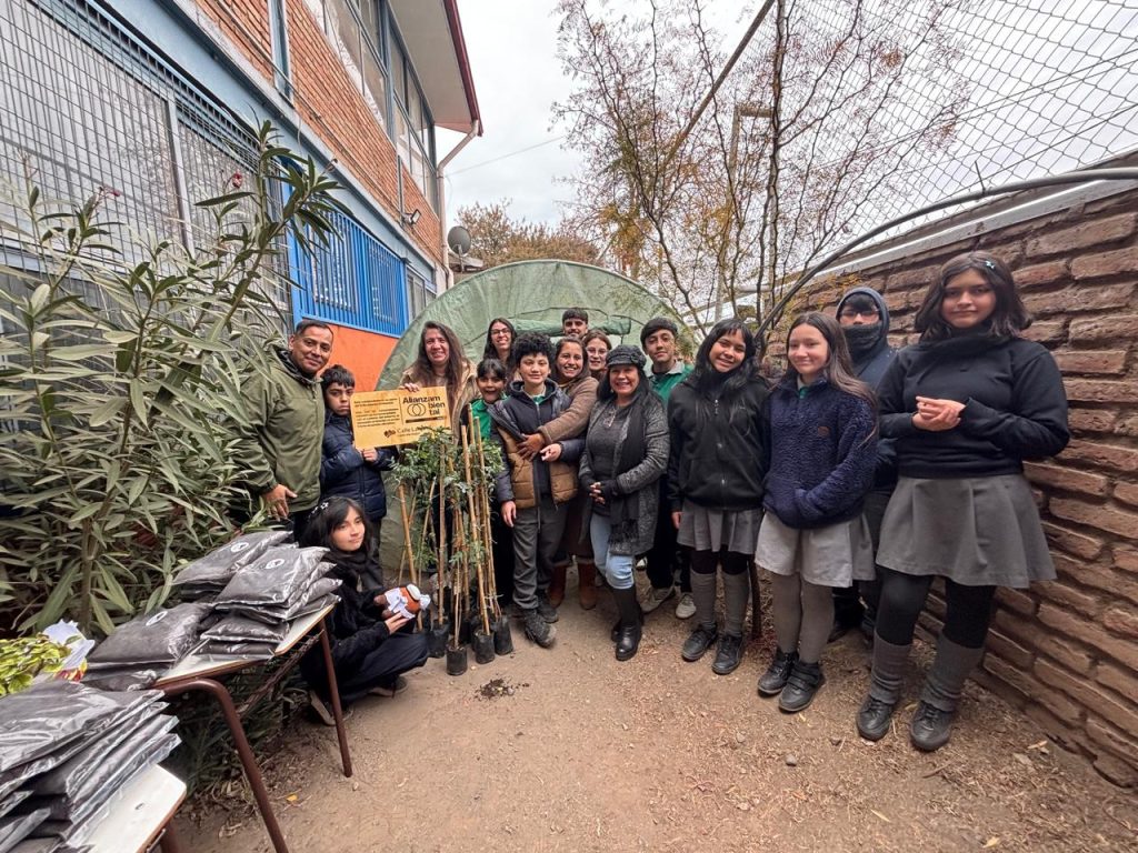 CALLE LARGA: Cuatro establecimientos educacionales de Calle Larga se suman al programa Sello Alianza Ambiental 2 CALLE LARGA: Cuatro establecimientos educacionales de Calle Larga se suman al programa Sello Alianza Ambiental