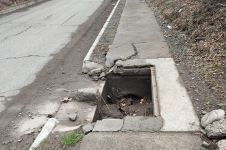 LOS ANDES: Vecinos denuncian peligro por alcantarillados en mal estado cerca de jardín infantil en Portal Nevado
