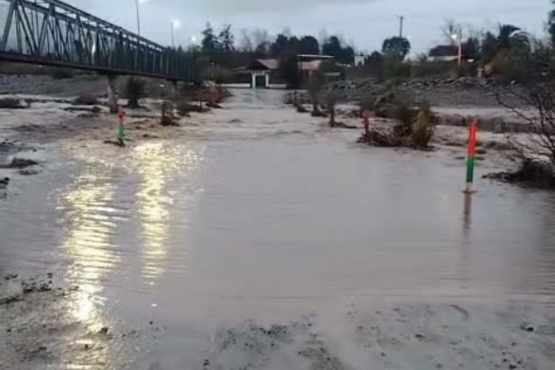 SAN FELIPE: [VIDEO] Badén de Bellavista permanece inhabilitado por aumento del caudal