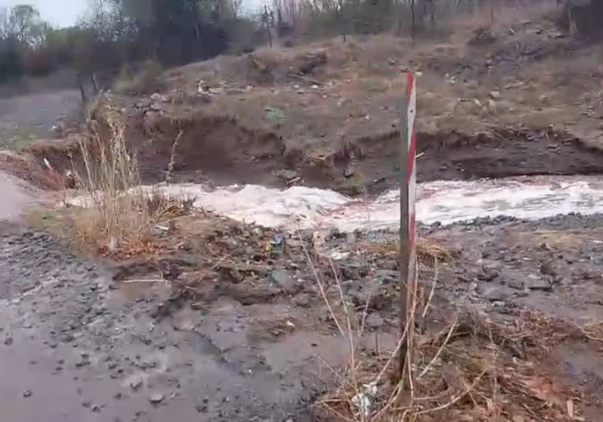 SANTA MARÍA: Badén La Higuera permanece con alto caudal y se mantiene el llamado a no intentar cruzarlo