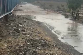 SAN FELIPE: [VIDEO] Badén de El Asiento continúa cerrado: fuerte caudal impide el paso de vehículos