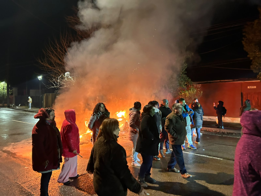 CALLE LARGA: Continúa manifestación de vecinos en el paradero 21: llevan más de tres días sin energía eléctrica