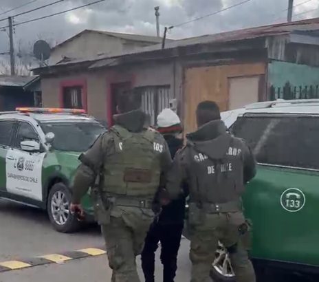 LLAY LLAY: Sección Centauro captura a dos prófugos de la justicia en menos de una hora durante operativo preventivo