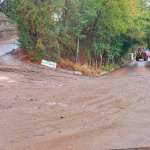 PUTAENDO: Retiran por completo la gigantesca roca que mantenía interrumpido el acceso al sector El Llano