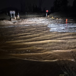 SANTA MARÍA: Se desborda nuevamente el estero El Cobre: tránsito permanece completamente interrumpido