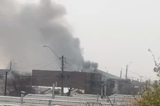 LOS ANDES: [VIDEO] Incendio destruyó por completo el segundo piso de una vivienda en Villa Los Portones