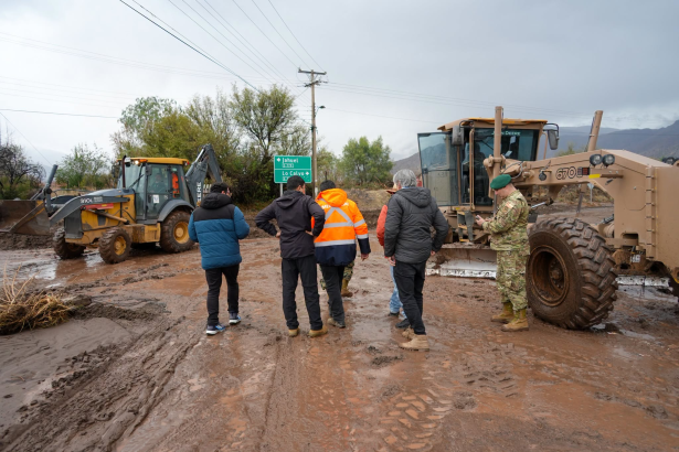 SANTA MARÍA: Continúan las labores para recuperar la conectividad en el sector Miraflores de Santa María