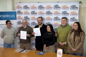 CATEMU: Tras gestiones de diputado Venegas y alcalde Díaz: Catemu firma convenio con Conadecus para canalizar reclamos por abusos en servicios básicos