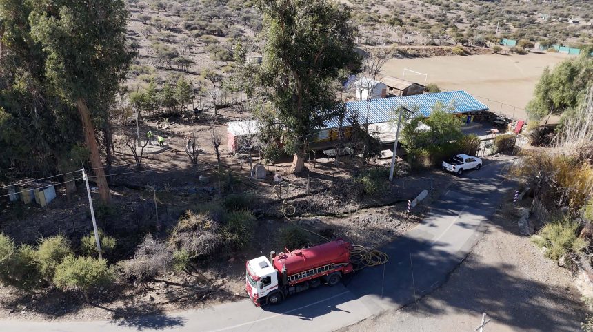 LOS ANDES: SLEP Los Andes aprovecha vacaciones de invierno para realizar limpieza de fosas sépticas en escuelas rurales