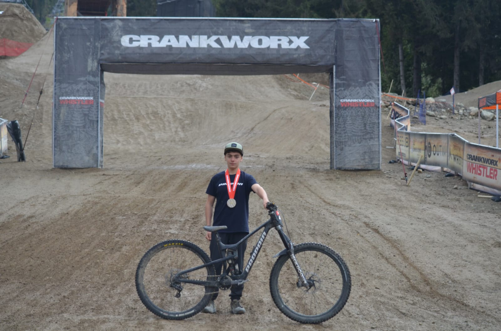 DEPORTES: A solo 560 milésimas del oro: joven aconcagüino conquista la plata en el Crankworx World Tour de Canadá 2 DEPORTES: A solo 560 milésimas del oro: joven aconcagüino conquista la plata en el Crankworx World Tour de Canadá