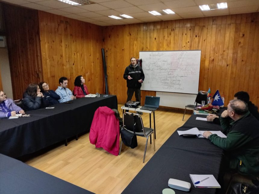 ACONCAGUA: Psicólogo y docente universitario del Valle de Aconcagua capacita a profesionales de Salud en Valdivia sobre Salud Intercultural Indígena