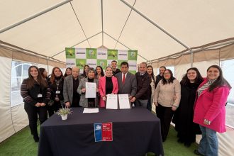 SANTA MARÍA: Servicio de Salud Aconcagua y Municipalidad de Santa María firman convenio para financiar sala de atención a niños, niñas y adolescentes con condición del espectro autista