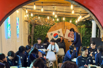 LOS ANDES: Equipo coreano Sub-17 celebró su triunfo ante Italia disfrutando comida tradicional de su país en restaurante Hanok de Los Andes