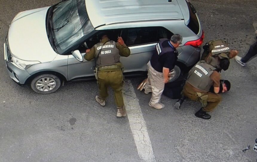 LOS ANDES: Seguridad Pública y Carabineros logran detener a sujeto acusado de robo de accesorios de vehículos