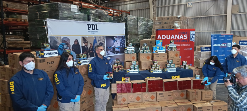 LOS ANDES:Aduanas decomisa más de 100 mil cajetillas de cigarrillos ilegales y casi 2,5 toneladas de fuegos artificiales en Los Libertadores