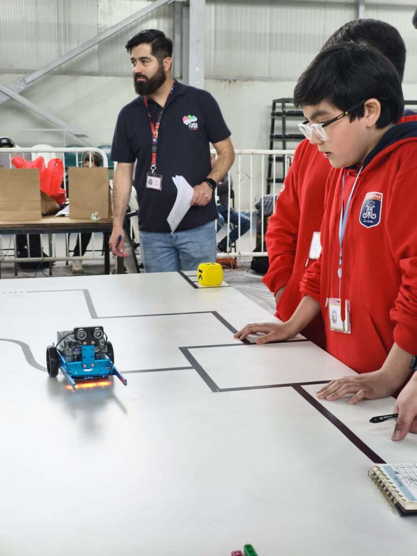 CALLE LARGA: Calle Larga vuelve a ser el epicentro de la robótica educativa con décima primera versión del Torneo de Robótica Educativa