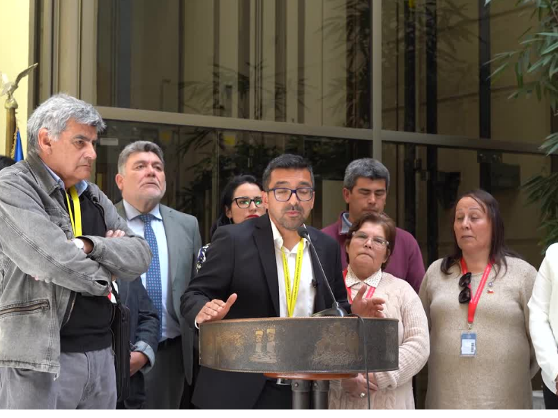 LLAYLLAY:Vecinos de Las Vegas llegan al Congreso para exigir solución al peaje que los obliga a salir de la comuna para regresar a sus hogares.