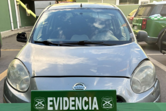 SAN FELIPE: Tres sujetos fueron detenidos en estacionamientos de supermercado tras alerta por intento de abrir vehículos