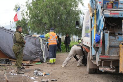 LOS ANDES: Municipalidad de Los Andes y Carabineros realizan retiro de ruco en Avenida Las Industrias