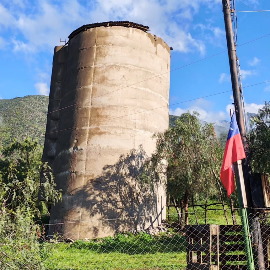 SAN FELIPE:  Histórico silo de Bellavista se hunde y preocupa a vecinos por riesgo de colapso