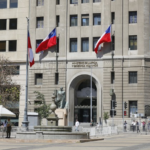 NACIONAL: Ministerio de Justicia suspende rebajas de condenas tras polémica por beneficios a condenados por delitos sexuales contra menores.