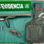 PUTAENDO: Detienen a hombre tras encontrar armas, municiones y equipamiento de Gendarmería en taller mecánico de Quebrada Herrera