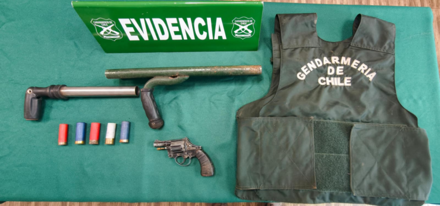 PUTAENDO: Detienen a hombre tras encontrar armas, municiones y equipamiento de Gendarmería en taller mecánico de Quebrada Herrera